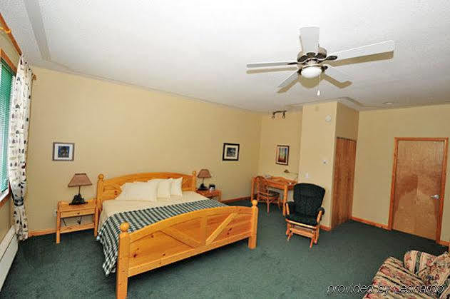 Aurora Inn Dawson City Esterno foto